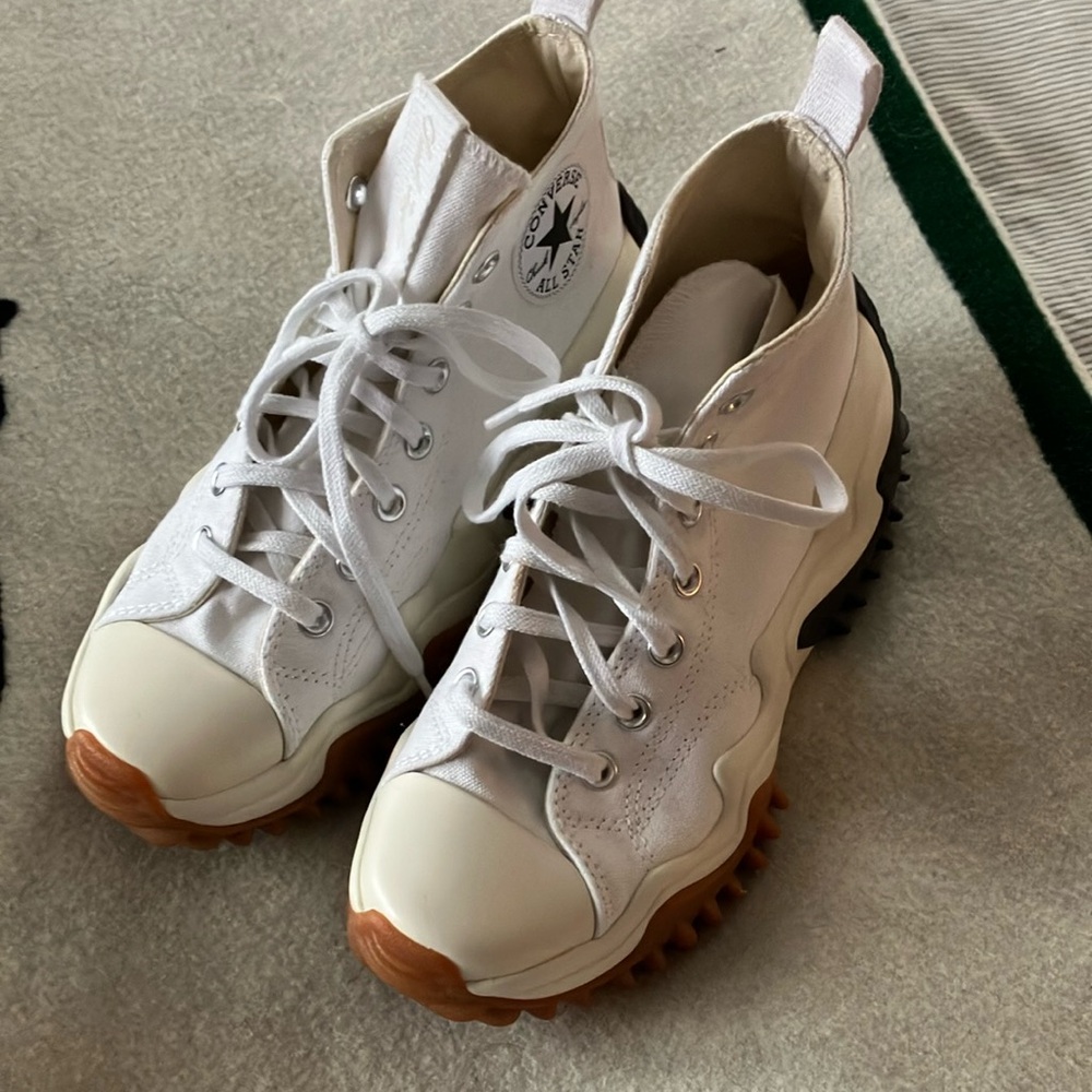 NWOT Converse run motion sneakers!